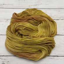 Load image into Gallery viewer, Golden Yarrow